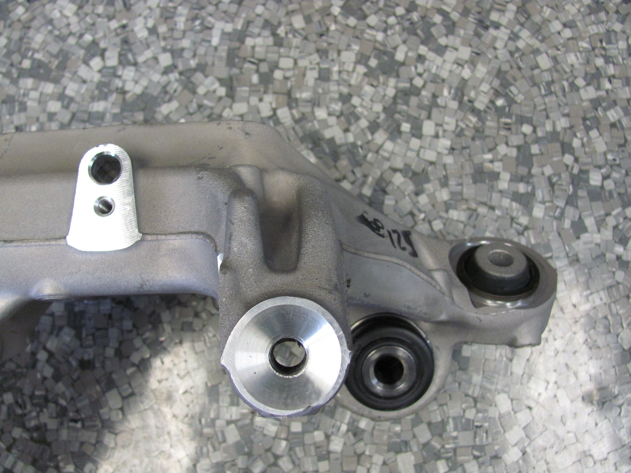 84196222 - Knuckle Steering Left